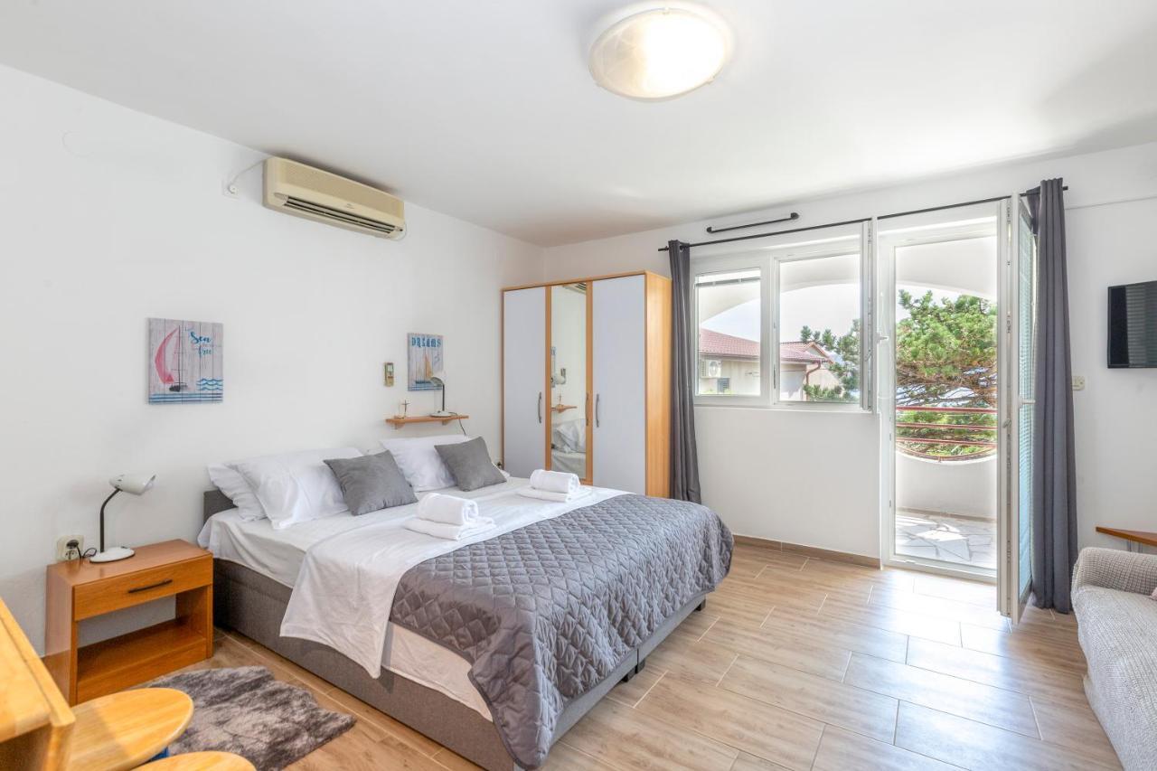 Apartmani Luky Karlobag Luaran gambar