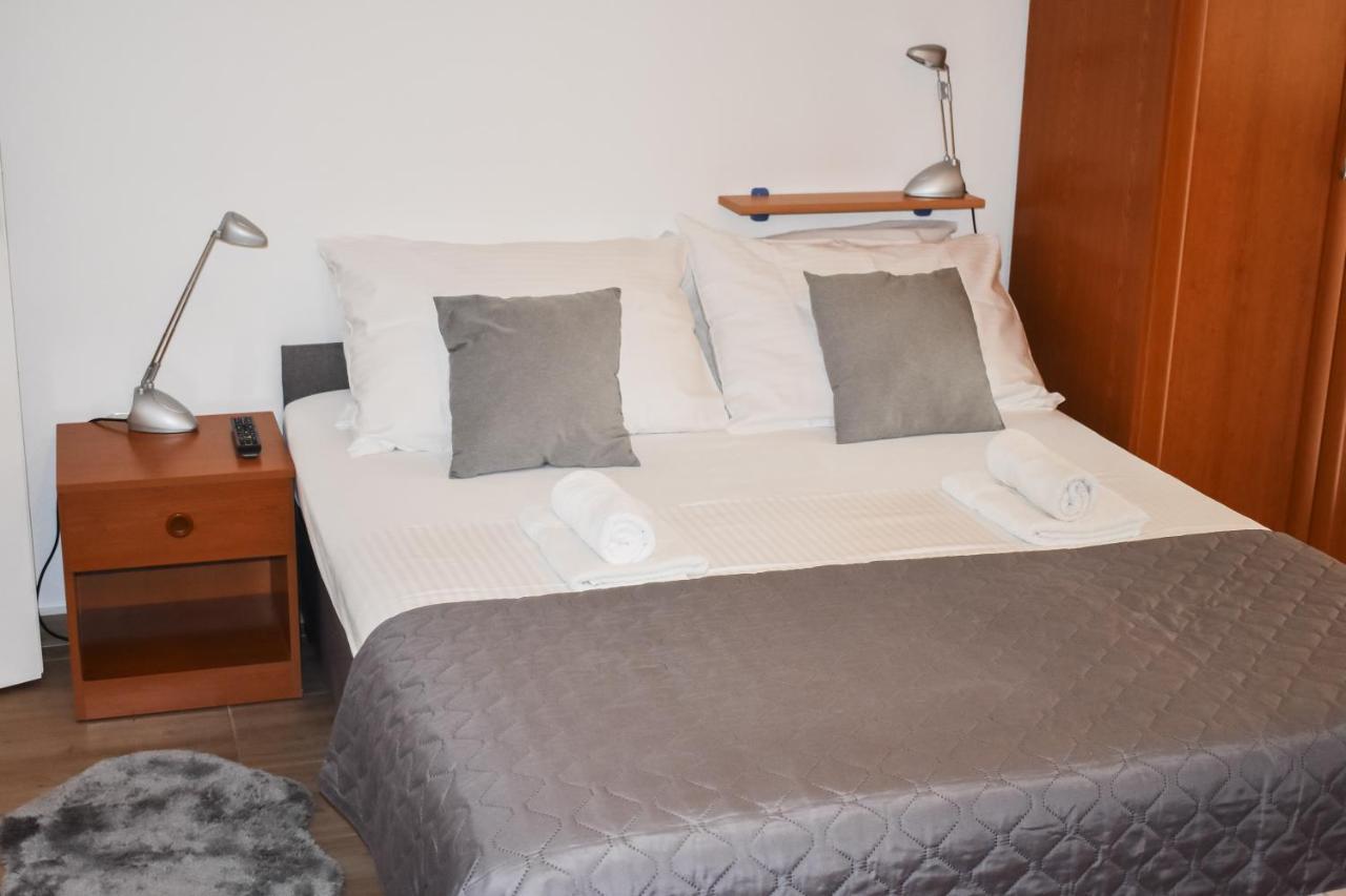 Apartmani Luky Karlobag Luaran gambar