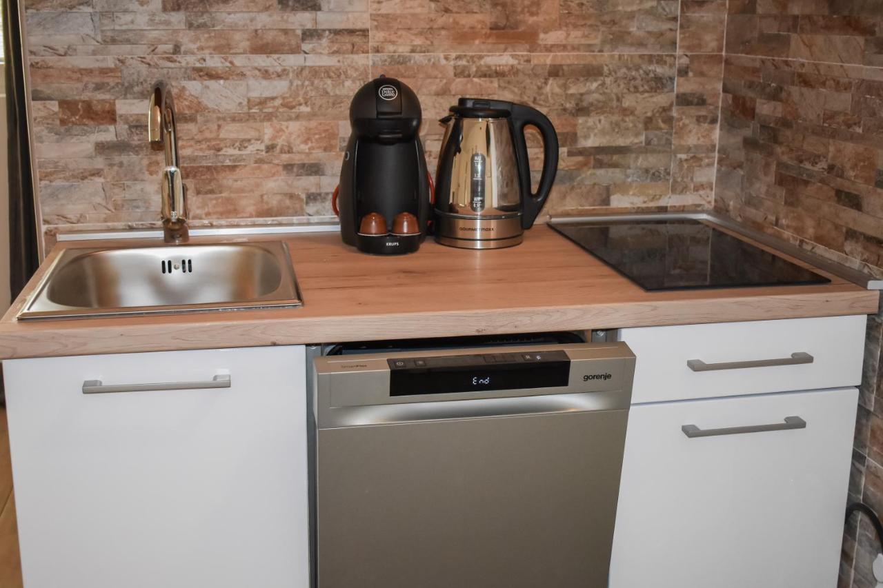 Apartmani Luky Karlobag Luaran gambar